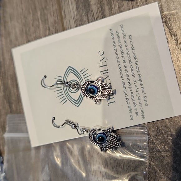 12 pc. JEWELRY LOT Earrings, neclaces,& bracelets blue gold & silver tones - Picture 5 of 12